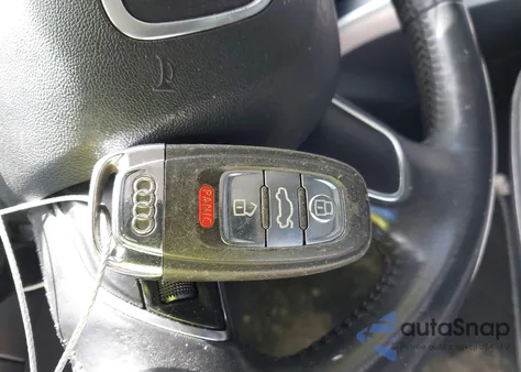 2013 Audi A4 2.0T Premium z USA, uszkodzony, nr VIN WAUAFAFL7DN032380